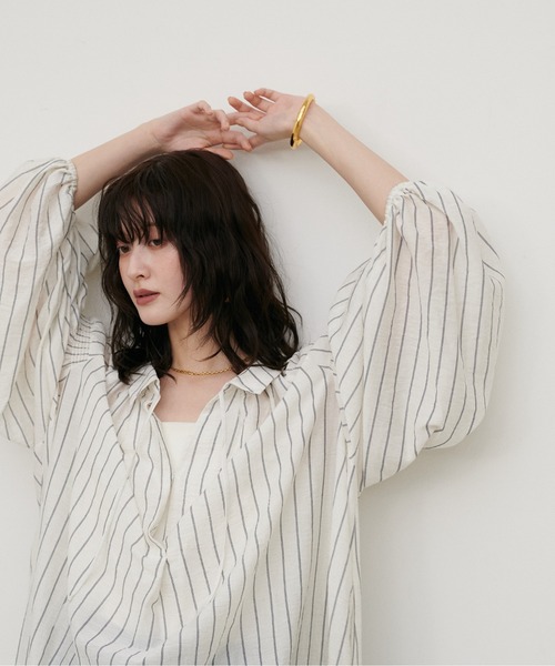 LARUTA(ラルータ)の「【LARUTA】ボリュームスリーブたっぷりギャザー襟付きワンピース(ワンピース・レディース・ダークブラウン/オフホワイト/サックスブルー/オレンジ・MEDIUM/LARGE)」の10枚目の写真