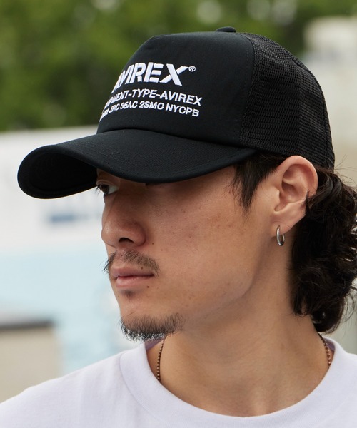 AVIREX(アヴィレックス)の「AVIREX/アビレックス AVIREX AX NUMBERING メッシュキャップ フロントロゴ カーブバイザー メンズ レディース 2026年 夏 夏服(キャップ・メンズ・ブラック/ネイビー/ブラック×ホワイト/ブラック×ブラック・FREE)」の1枚目の写真