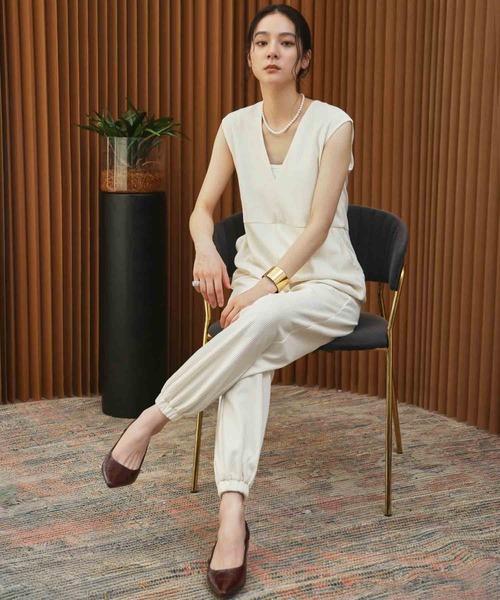 ELFRANK(エルフランク)の「【2026AW】【S~Lサイズ展開】Vネックリブジョガーオールインワン【洗える】(サロペット/オーバーオール・レディース・オフホワイト/ブラック・S/M/L)」の2枚目の写真