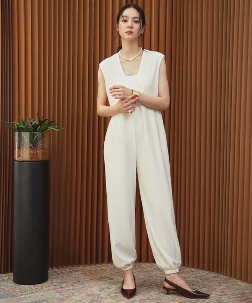 ELFRANK(エルフランク)の「【2026AW】【S~Lサイズ展開】Vネックリブジョガーオールインワン【洗える】(サロペット/オーバーオール・レディース・オフホワイト/ブラック・S/M/L)」の6枚目の写真