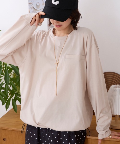 MONO-MART（モノマート）の「なめらかシルケット｜裾ドロスト フェイクポケットデザイン ルーズロンT ＜UVカット＞（Tシャツ/カットソー・レディース・ブラウン/グレイッシュブルー/イエロー系/オフホワイト/ダークグレー/グレイッシュベージュ/ブラック・M/L）」の9枚目の写真