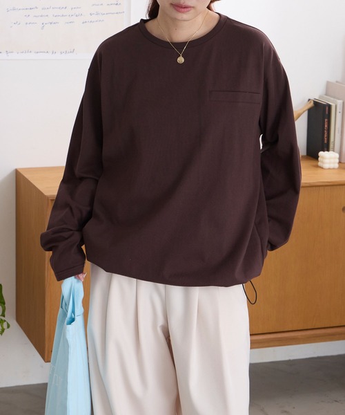 MONO-MART（モノマート）の「なめらかシルケット｜裾ドロスト フェイクポケットデザイン ルーズロンT ＜UVカット＞（Tシャツ/カットソー・レディース・ブラウン/グレイッシュブルー/イエロー系/オフホワイト/ダークグレー/グレイッシュベージュ/ブラック・M/L）」の18枚目の写真