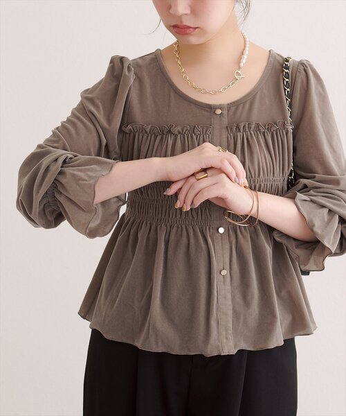 natural couture(ナチュラルクチュール)の「シアーベロアキャンディスリーブブラウス(シャツ/ブラウス・レディース・ピンク/ドット/ブラウン/アイボリー/ブラック/グレイッシュベージュ・FREE)」の5枚目の写真