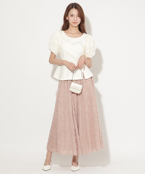 AND COUTURE(アンドクチュール)の「フリルスリーブペプラムカットプルオーバー(Tシャツ/カットソー・レディース・アイボリー/ブラック・FREE)」の3枚目の写真