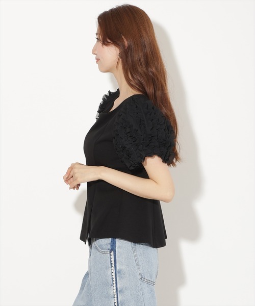 AND COUTURE(アンドクチュール)の「フリルスリーブペプラムカットプルオーバー(Tシャツ/カットソー・レディース・アイボリー/ブラック・FREE)」の10枚目の写真