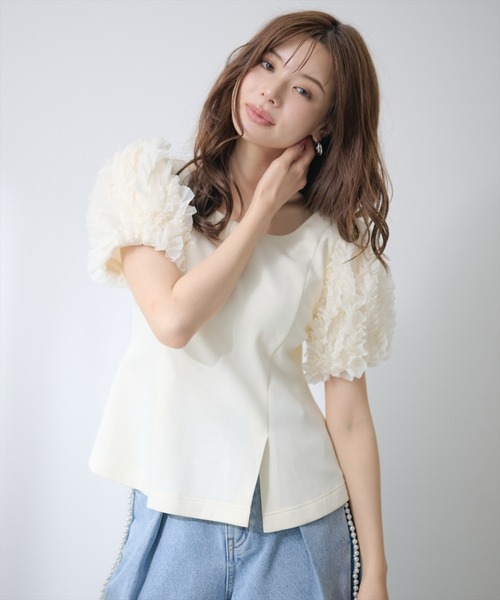 AND COUTURE(アンドクチュール)の「フリルスリーブペプラムカットプルオーバー(Tシャツ/カットソー・レディース・アイボリー/ブラック・FREE)」の15枚目の写真