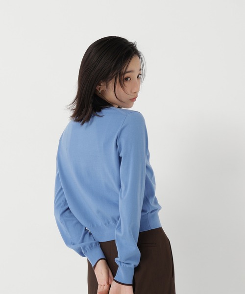 NATURAL BEAUTY BASIC(ナチュラルビューティーベーシック)の「<EC限定カラー:ネイビー><ちょうど、いい服>“それどこの?”褒められ配色カーディガン(カーディガン/ボレロ・レディース・ブラック/ネイビー/ボルドー/ブルー/グレー・FREE)」の21枚目の写真