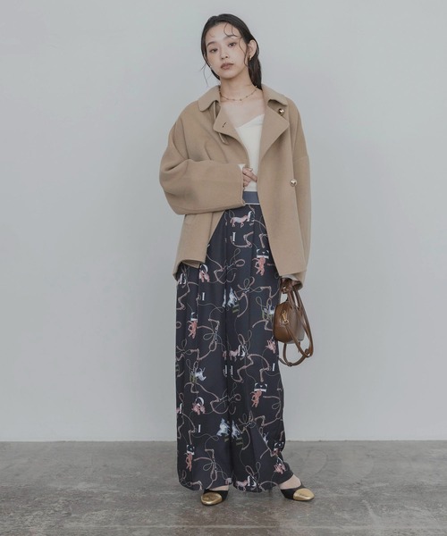 Eimee Law(エイミーロウ)の「ホースビットプリント センタープレスパンツ(その他パンツ・レディース・ライトベージュ/ブラウン/ブラック・MEDIUM)」の4枚目の写真