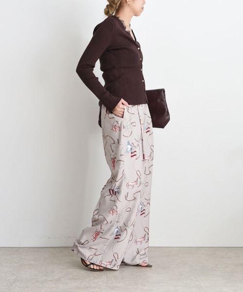 Eimee Law(エイミーロウ)の「ホースビットプリント センタープレスパンツ(その他パンツ・レディース・ライトベージュ/ブラウン/ブラック・MEDIUM)」の20枚目の写真