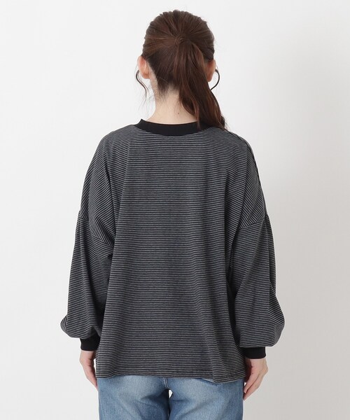 one'sterrace(ワンズテラス)の「コットンボーダーギャザースリーブプルオーバー(Tシャツ/カットソー・レディース・ブラック系8/ベージュ系その他7・02)」の5枚目の写真