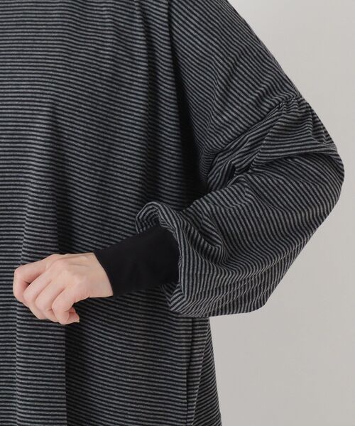 one'sterrace(ワンズテラス)の「コットンボーダーギャザースリーブプルオーバー(Tシャツ/カットソー・レディース・ブラック系8/ベージュ系その他7・02)」の7枚目の写真
