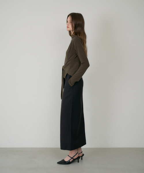 DEHEVE（デヘヴェ）の「Mock-neck Wrap Long Sleeve [Khaki]（Tシャツ/カットソー・レディース・カーキ・OS）」の2枚目の写真