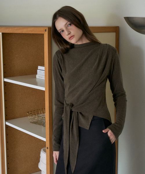 DEHEVE（デヘヴェ）の「Mock-neck Wrap Long Sleeve [Khaki]（Tシャツ/カットソー・レディース・カーキ・OS）」の13枚目の写真