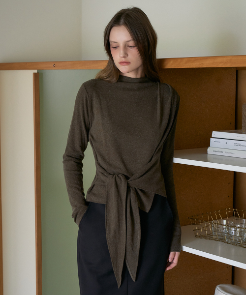 DEHEVE（デヘヴェ）の「Mock-neck Wrap Long Sleeve [Khaki]（Tシャツ/カットソー・レディース・カーキ・OS）」の15枚目の写真