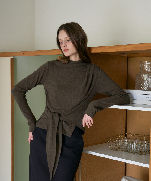 DEHEVE（デヘヴェ）の「Mock-neck Wrap Long Sleeve [Khaki]（Tシャツ/カットソー・レディース・カーキ・OS）」の18枚目の写真
