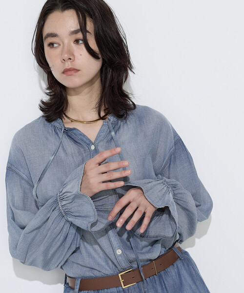 K.T KIYOKO TAKASE(キヨコタカセ)の「2.2オンスシフォンデニム シャツ(シャツ/ブラウス・レディース・ブルー/ブラック/サックスブルー・11号/9号/7号)」の2枚目の写真