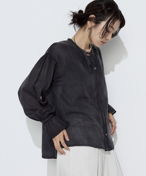 K.T KIYOKO TAKASE(キヨコタカセ)の「2.2オンスシフォンデニム シャツ(シャツ/ブラウス・レディース・ブルー/ブラック/サックスブルー・11号/9号/7号)」の7枚目の写真