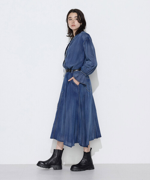 K.T KIYOKO TAKASE(キヨコタカセ)の「2.2オンスシフォンデニム シャツ(シャツ/ブラウス・レディース・ブルー/ブラック/サックスブルー・11号/9号/7号)」の9枚目の写真