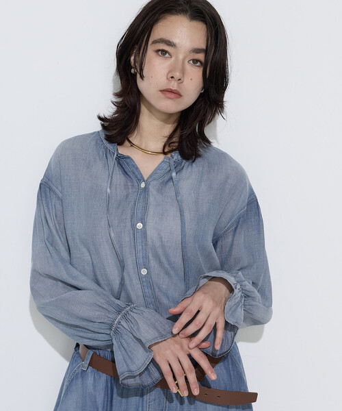 K.T KIYOKO TAKASE(キヨコタカセ)の「2.2オンスシフォンデニム シャツ(シャツ/ブラウス・レディース・ブルー/ブラック/サックスブルー・11号/9号/7号)」の14枚目の写真