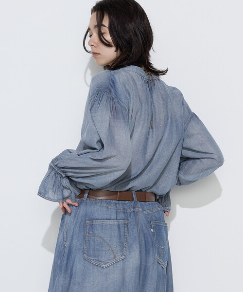 K.T KIYOKO TAKASE(キヨコタカセ)の「2.2オンスシフォンデニム シャツ(シャツ/ブラウス・レディース・ブルー/ブラック/サックスブルー・11号/9号/7号)」の17枚目の写真