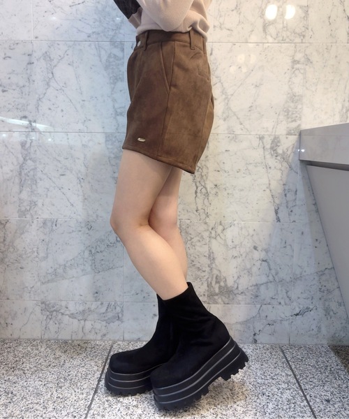 one way(ワンウェイ)の「スエードショーパン(その他パンツ・レディース・ブラック/ブラウン・MEDIUM/SMALL)」の5枚目の写真