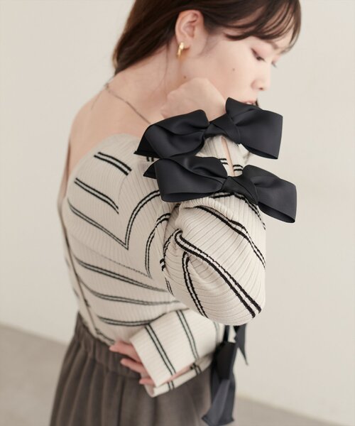 natural couture(ナチュラルクチュール)の「袖リボンマルチWAYニット(ニット/セーター・レディース・ネイビー/チャコールグレー/モカ/その他1・FREE)」の4枚目の写真