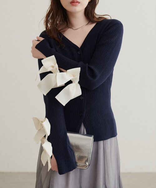 natural couture(ナチュラルクチュール)の「袖リボンマルチWAYニット(ニット/セーター・レディース・ネイビー/チャコールグレー/モカ/その他1・FREE)」の3枚目の写真