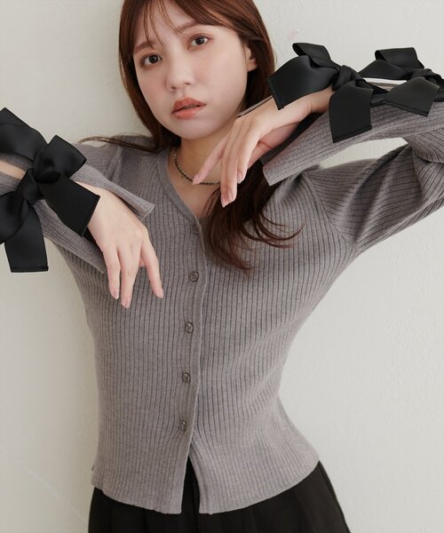 natural couture(ナチュラルクチュール)の「袖リボンマルチWAYニット(ニット/セーター・レディース・ネイビー/チャコールグレー/モカ/その他1・FREE)」の2枚目の写真