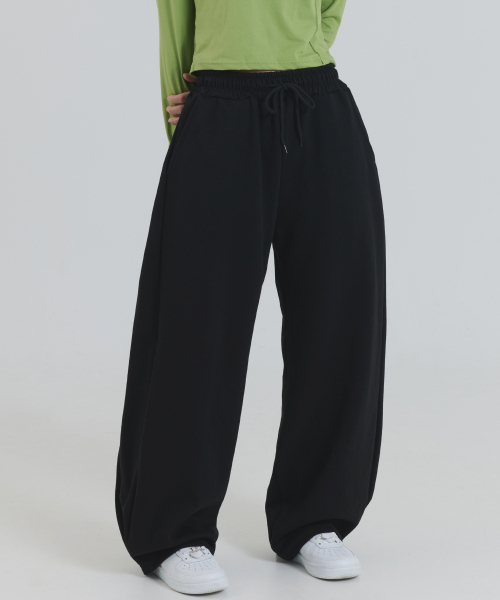 PIANER(ピアネール)の「ピンチカーブドスウェットパンツ(ブラック)(スウェットパンツ・レディース・ブラック・MEDIUM/LARGE/X-LARGE)」の3枚目の写真