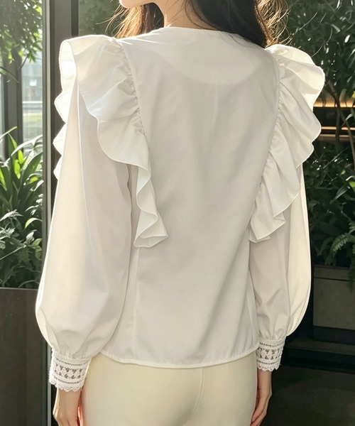 BLoomMe(ブルームミー)の「華やかなフリルと繊細なレースが目を引くフェミニンブラウス(シャツ/ブラウス・レディース・ホワイト/ブラック・M)」の19枚目の写真