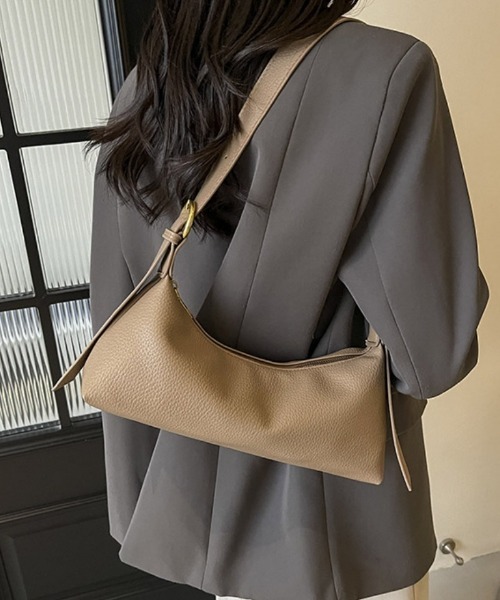 Ritzy(リッツィー)の「フェイクレザー ハーフムーン 横長 ワンハンドルバッグ(ショルダーバッグ・レディース・ベージュ/モカ/ブラック・FREE)」の21枚目の写真