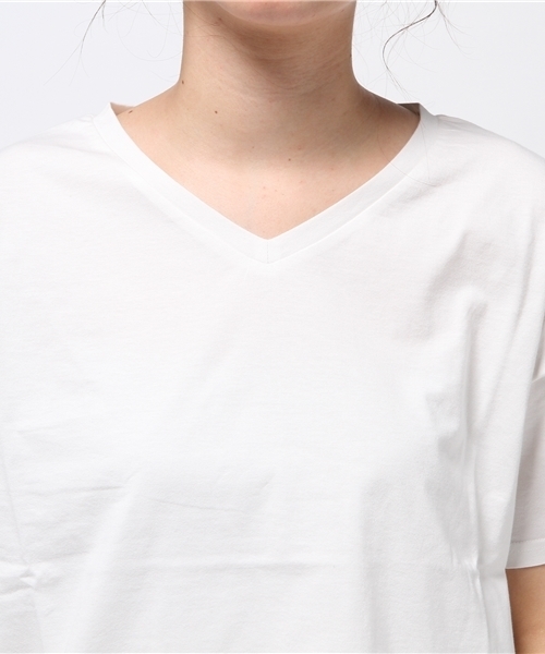 NATURAL BEAUTY BASIC（ナチュラルビューティーベーシック）の「オーガニックコットンＶネックＴシャツ（Tシャツ/カットソー・レディース・ホワイト/グレー/カーキ/ネイビー・MEDIUM）」の8枚目の写真