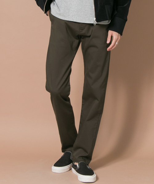 URBAN RESEARCH（アーバンリサーチ）の「UR ストレッチナローパンツ（その他パンツ・メンズ・ブラック/カーキ/ベージュ・LARGE/MEDIUM）」の3枚目の写真