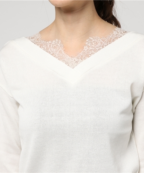 INTERPLANET（インタープラネット）の「Vネックレース見えニット（ニット/セーター・レディース・ブラック/ライトグレー/オフホワイト・FREE）」の7枚目の写真