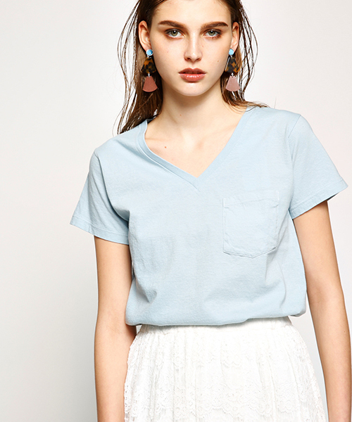 MOUSSY（マウジー）の「Hanes POCKET TEE V NECK（Tシャツ/カットソー・レディース・ホワイト/ピンク/ライトイエロー/ライトブルー・2/1）」の3枚目の写真