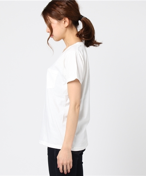 MOUSSY（マウジー）の「Hanes POCKET TEE V NECK（Tシャツ/カットソー・レディース・ホワイト/ピンク/ライトイエロー/ライトブルー・2/1）」の6枚目の写真