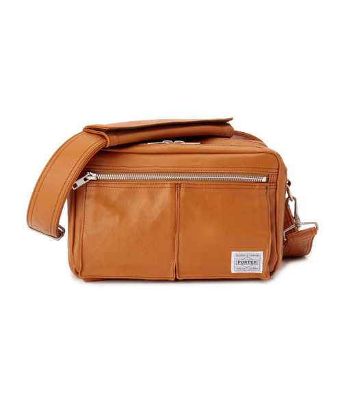 PORTER（ポーター）の「PORTER FREE STYLE CAMERA BAG LARGE <B印 YOSHIDA SELECT>（ショルダーバッグ・メンズ・ブラック/ブラウン系その他/ブラウン・ONE SIZE）」の3枚目の写真
