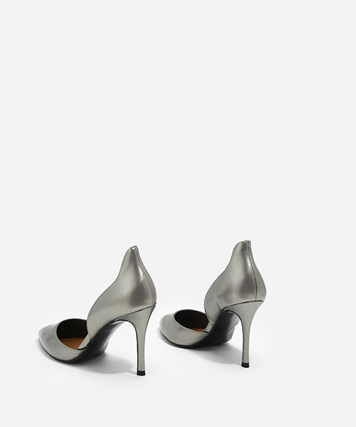 CHARLES & KEITH(チャールズ & キース)の「ドルセイスティレット / D'ORSAY STILETTOS(パンプス・レディース・ライトグレー/バーガンディー/ブラック・23cm/24cm/23.5cm/25cm/22.5cm)」の16枚目の写真