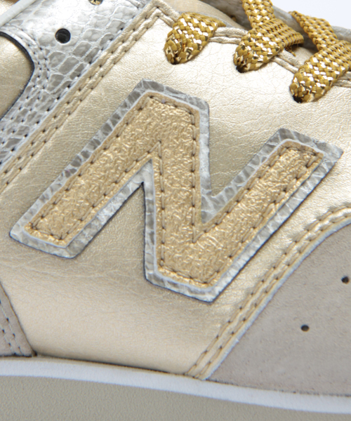 BEAUTY&YOUTH UNITED ARROWS(ビューティーアンドユースユナイテッドアローズ)の「BY ∵別注new balanceパイソン柄 RC576(スニーカー・レディース・ゴールド・22.5cm/23cm/23.5cm/24cm/24.5cm/25cm)」の4枚目の写真