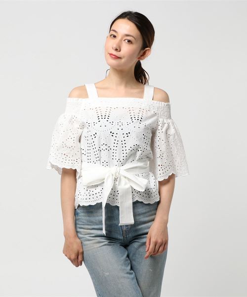 JILL STUART(ジルスチュアート)の「インディアエンブロイダリーオフショルブラウス(シャツ/ブラウス・レディース・ホワイト/ネイビー・MEDIUM/SMALL)」の7枚目の写真