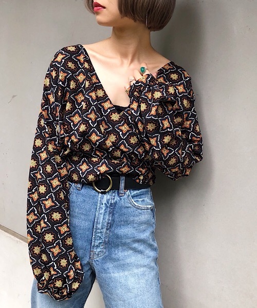 PAGEBOY（ページボーイ）の「【WEB限定】コモンカシュクールブラウス（シャツ/ブラウス・レディース・ブラック/キャメル・FREE）」の2枚目の写真