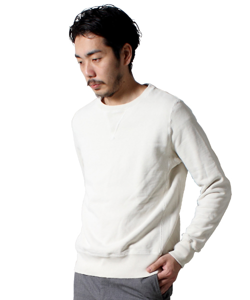 BEAMS PLUS(ビームスプラス)の「REMI RELIEF×BEAMS PLUS / 別注 スウェット クルーネック(スウェット・メンズ・オフホワイト/グレー/ロイヤルブルー・SMALL/MEDIUM/LARGE/X-LARGE)」の1枚目の写真