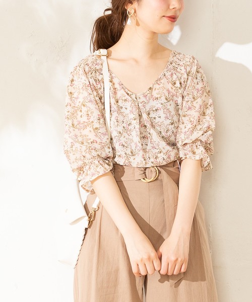 natural couture（ナチュラルクチュール）の「プチプラキャンディスリーブブラウス（シャツ/ブラウス・レディース・オフホワイト/ブラック/ベージュ/ベージュ系その他/ブルー系その他・FREE）」の4枚目の写真