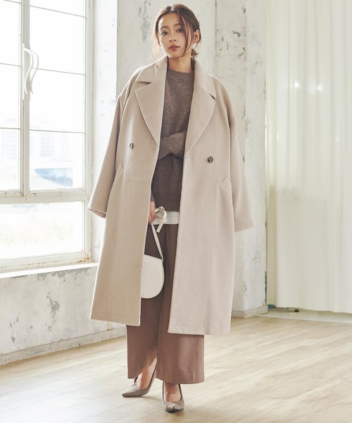 KOBE LETTUCE（コウベレタス）の「ダブルブレストビッグシルエットロングコート（チェスターコート・レディース・ベージュ/ラベンダー/アイボリー/チャコールグレー・FREE）」の4枚目の写真
