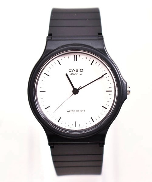 INNOCENT(イノセント)の「『CASIO』STANDARD ANALOGUE(アナログ腕時計・レディース・イエロー/ブラック系その他/ブラック系その他2/ホワイト系その他/ゴールド/ホワイト系その他2/シルバー/ホワイト/ブラック/ブラック系その他3/ホワイト系その他3・FREE)」の3枚目の写真
