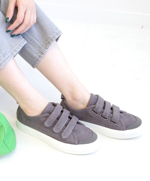 AmiAmi（アミアミ）の「厚底ベルクロコーデュロイスニーカー（スニーカー・レディース・ブラック/グレー/キャメル・22.5cm/23cm/23.5cm/24cm/24.5cm）」の21枚目の写真