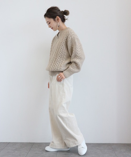 AMERICAN HOLIC（アメリカンホリック）の「キーネックケーブルニットプルオーバー　＊●（ニット/セーター・レディース・ライトグレー/ブラック/アイボリー/モカ/ライトイエロー・MEDIUM/LARGE）」の7枚目の写真