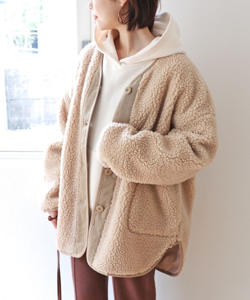 andme（アンドミー）の「コーデュロイ切替ボアノーカラーコート（ノーカラーコート・レディース・アイボリー/ライトカーキ/ベージュ/ブラック・M）」の4枚目の写真