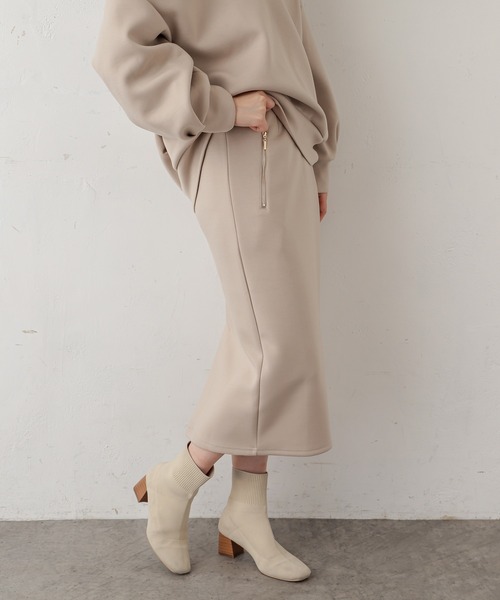 natural couture(ナチュラルクチュール)の「ダブルジップダンボールニットきれいめスカート(スカート・レディース・ブラック/ベージュ/グレイッシュベージュ/カーキ/ブルー・FREE)」の13枚目の写真