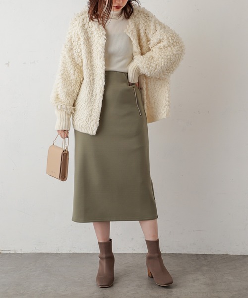 natural couture(ナチュラルクチュール)の「ダブルジップダンボールニットきれいめスカート(スカート・レディース・ブラック/ベージュ/グレイッシュベージュ/カーキ/ブルー・FREE)」の16枚目の写真